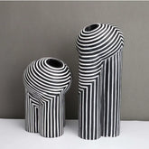 Vase Rayé Noir Et Blanc